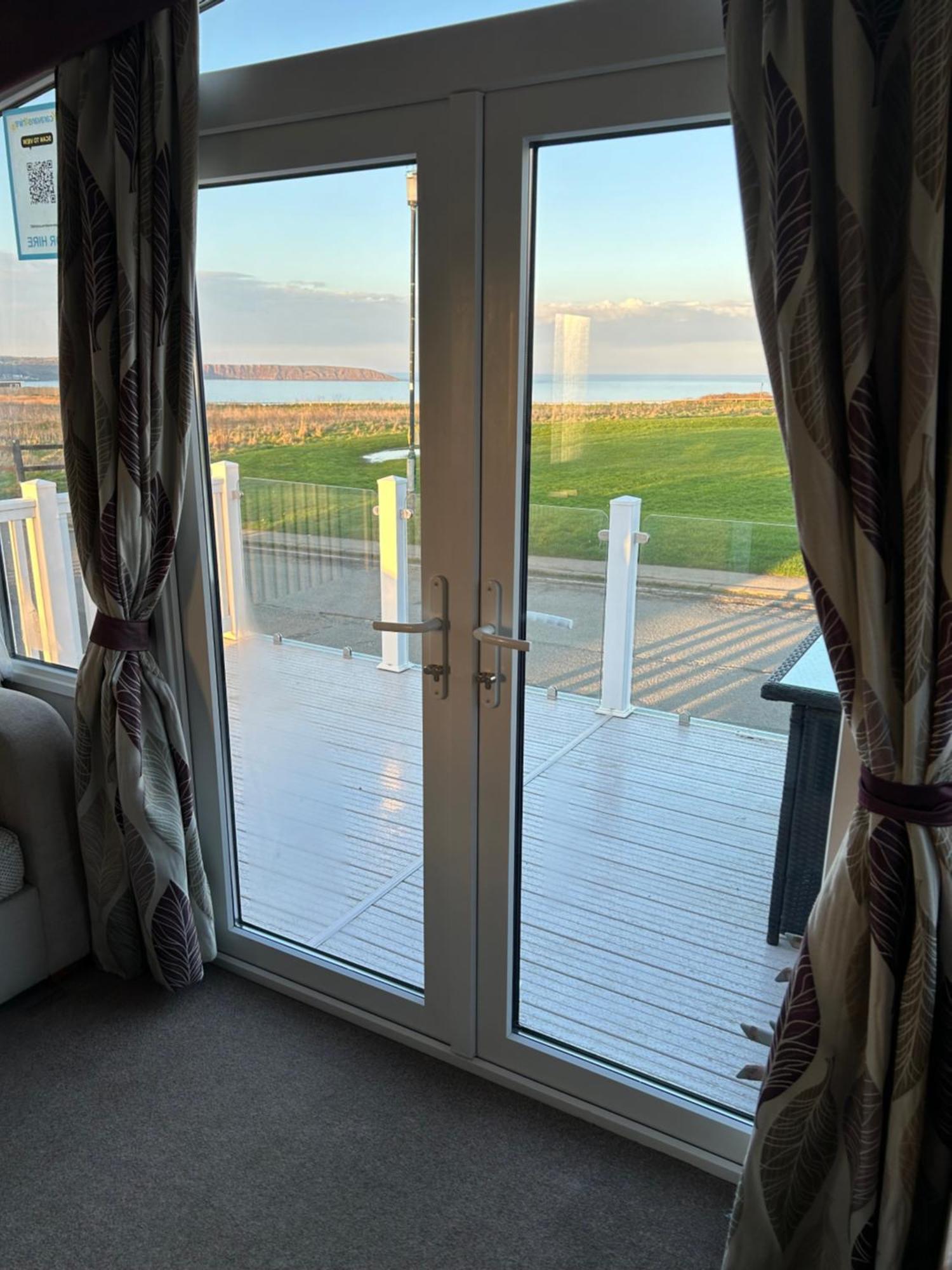 3 Bedroomed Caravan With Amazing Sea Views! Scarborough Exterior photo